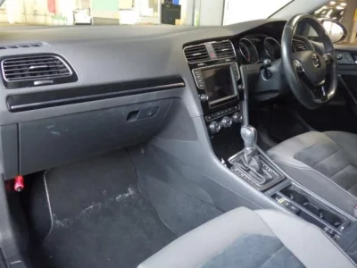 Volkswagen GOLF  с аукциона в Японии