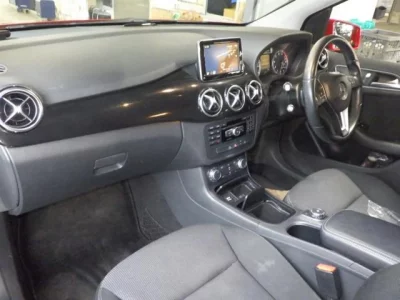 Mercedes-Benz B CLASS