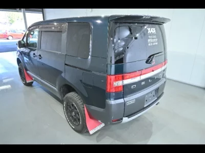 Mitsubishi DELICA D5