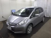 Honda FIT лот № 26102 оценка 4  с аукциона в Японии 1