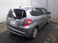 Honda FIT лот № 26102 оценка 4  с аукциона в Японии 2