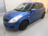 Suzuki SWIFT лот № 28061 оценка 3  с аукциона в Японии 1