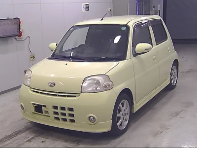 Daihatsu Esse