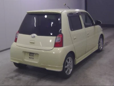 Daihatsu Esse