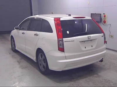 Honda STREAM  с аукциона в Японии