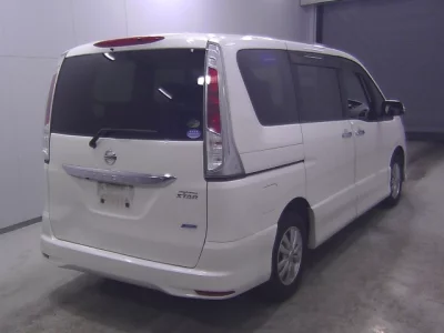 Nissan SERENA  с аукциона в Японии
