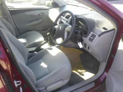 Toyota COROLLA AXIO  с аукциона в Японии