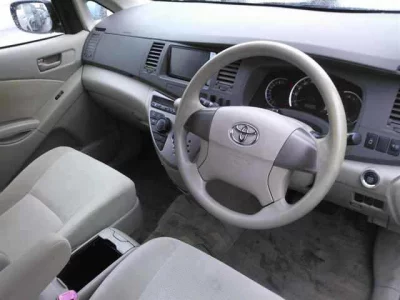Toyota ISIS