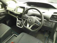 Nissan SERENA лот № 8233 оценка 3.5  с аукциона в Японии 2