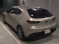 Mazda MAZDA3 лот № 16 оценка 4  с аукциона в Японии 1