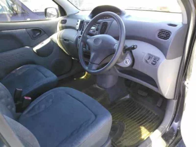 Toyota FUNCARGO  с аукциона в Японии