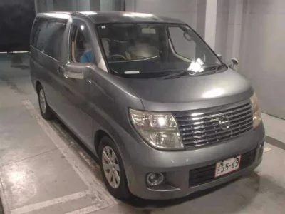 Nissan ELGRAND  с аукциона в Японии