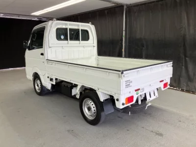 Nissan NT100 Clipper
