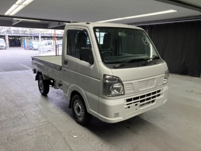 Nissan NT100 Clipper