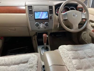 Nissan TIIDA LATIO  с аукциона в Японии