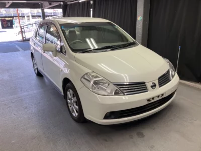Nissan TIIDA LATIO
