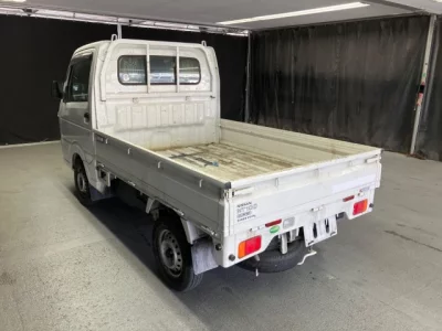 Nissan NT100 Clipper