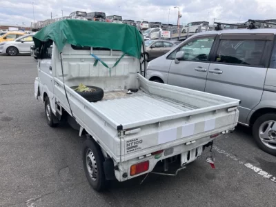 Nissan NT100 Clipper