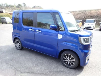 Toyota PIXIS MEGA  с аукциона в Японии