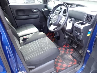 Toyota PIXIS MEGA  с аукциона в Японии