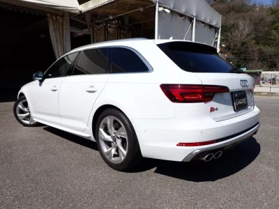 Audi S4  с аукциона в Японии