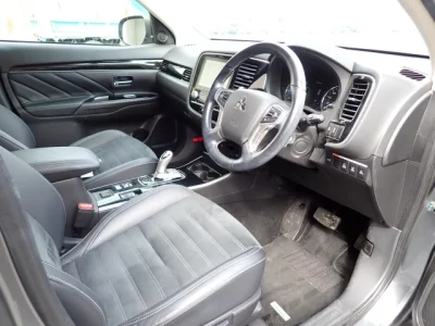 Mitsubishi OUTLANDER PHEV