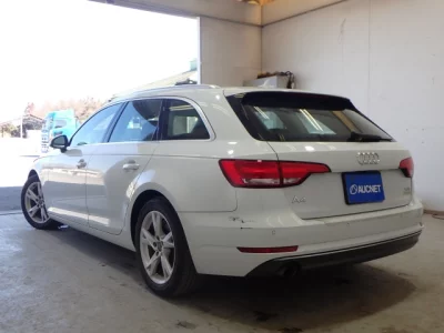 Audi A4  с аукциона в Японии