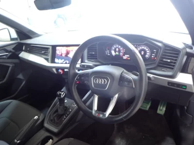 Audi A1  с аукциона в Японии