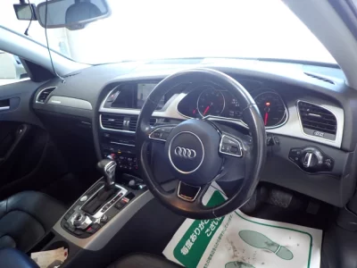 Audi A4  с аукциона в Японии