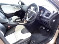 Volvo V40 лот № 31012 оценка 4  с аукциона в Японии 2