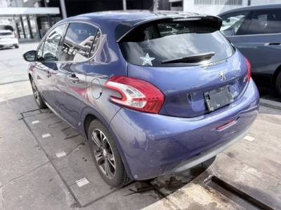 Peugeot 208  с аукциона в Японии