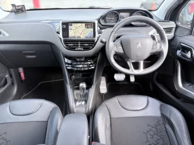 Peugeot 208  с аукциона в Японии