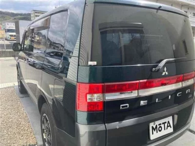 Mitsubishi DELICA D5