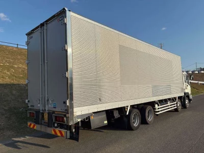 Isuzu Giga