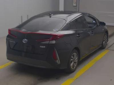 Toyota Prius PHV