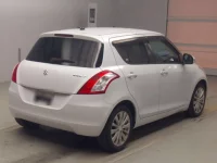 Suzuki SWIFT лот № 74083 оценка R  с аукциона в Японии 1