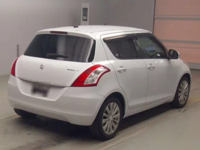 Suzuki SWIFT  с аукциона в Японии