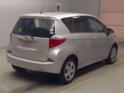 Toyota RACTIS  с аукциона в Японии