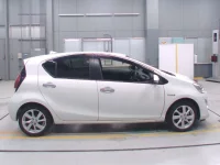 Toyota AQUA лот № 30026 оценка 4.5  с аукциона в Японии 2