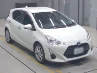 Toyota AQUA лот № 30026 оценка 4.5  с аукциона в Японии 4