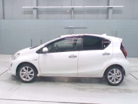 Toyota AQUA лот № 30026 оценка 4.5  с аукциона в Японии 3