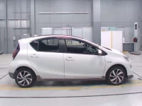 Toyota AQUA лот № 30059 оценка 4.5  с аукциона в Японии 2