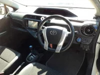 Toyota AQUA лот № 30059 оценка 4.5  с аукциона в Японии 6