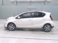 Toyota AQUA лот № 30059 оценка 4.5  с аукциона в Японии 3