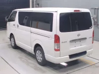 Toyota HIACE VAN лот № 30035 оценка 4.5  с аукциона в Японии 5
