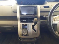 Toyota NOAH лот № 30033 оценка 3.5  с аукциона в Японии 8
