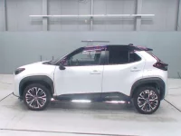 Toyota YARIS CROSS лот № 30054 оценка 5  с аукциона в Японии 3