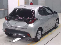 Toyota YARIS лот № 30083 оценка 4.5  с аукциона в Японии 1