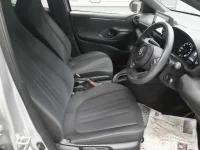 Toyota YARIS лот № 30083 оценка 4.5  с аукциона в Японии 7