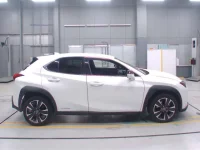 Lexus UX лот № 30086 оценка 4.5  с аукциона в Японии 2